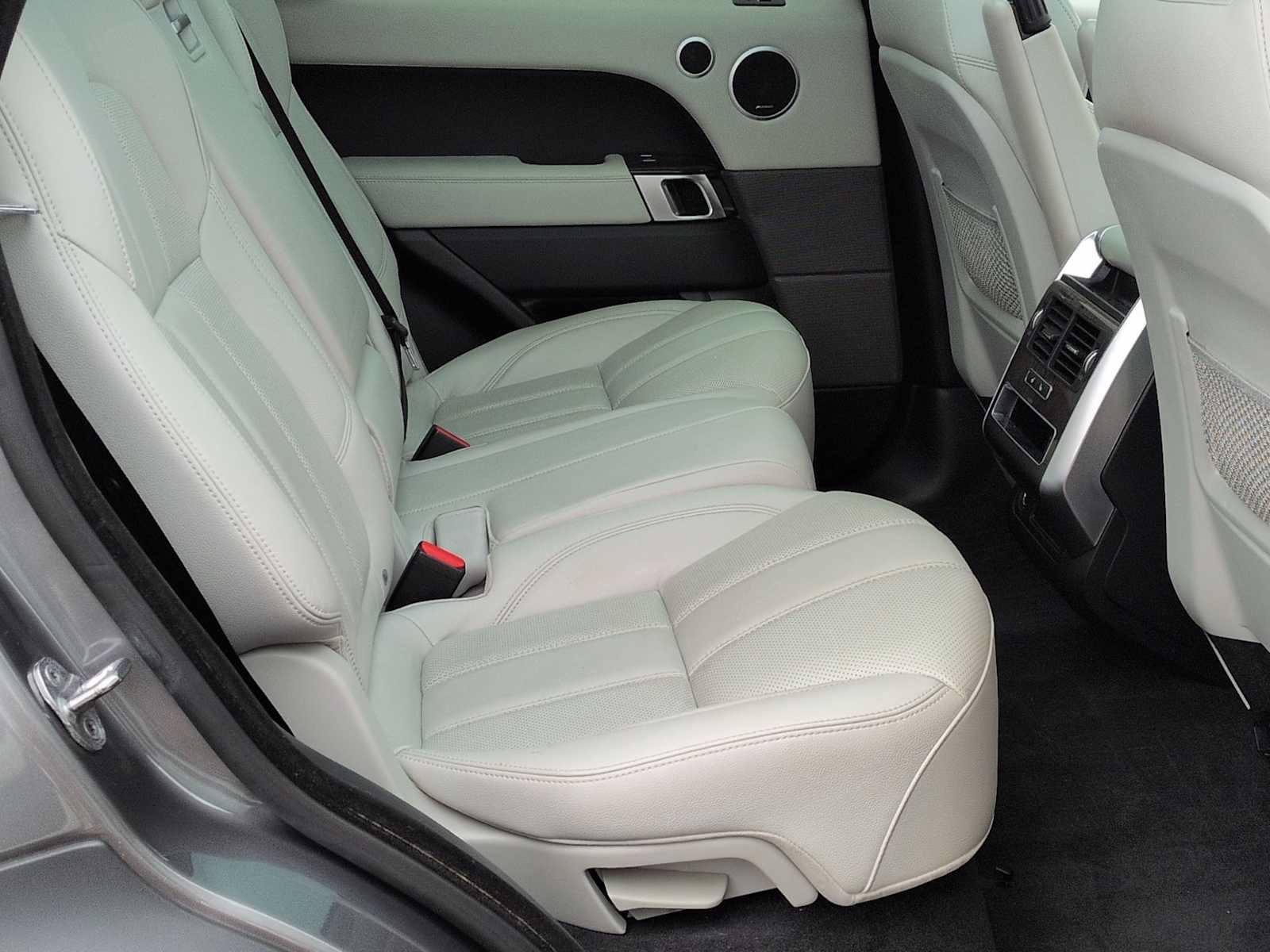 Used 2016 Land Rover Range Rover Sport SE AWD/4WD image 22