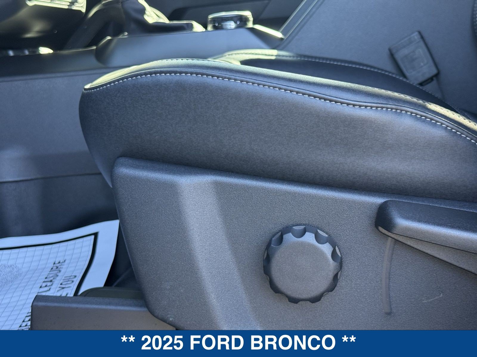 Used 2025 Ford Bronco Badlands AWD/4WD image 54