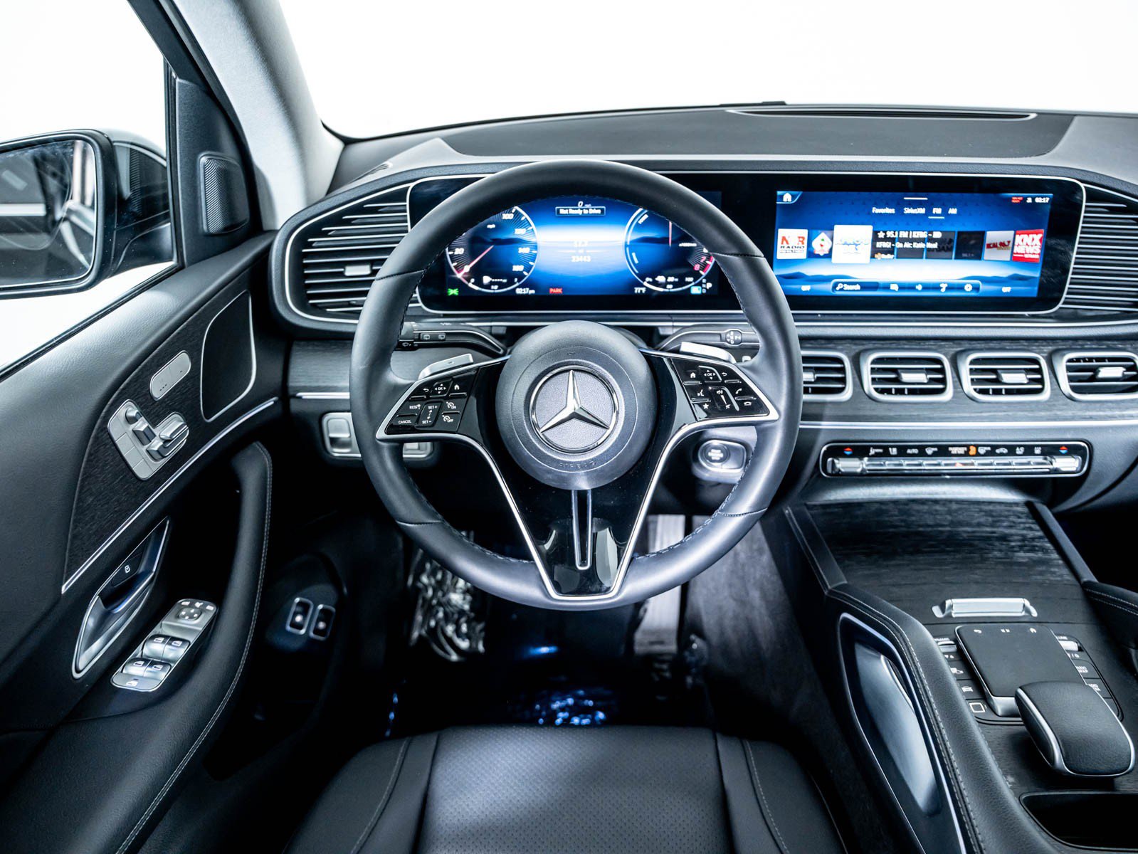 Certified 2025 Mercedes-Benz GLE 450e 4MATIC image 11