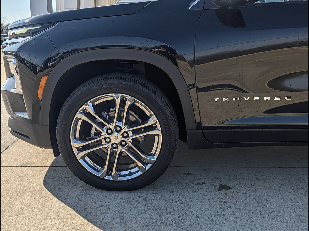 New 2026 Chevrolet Traverse LT w/ Driver Confidence Package FWD image 11
