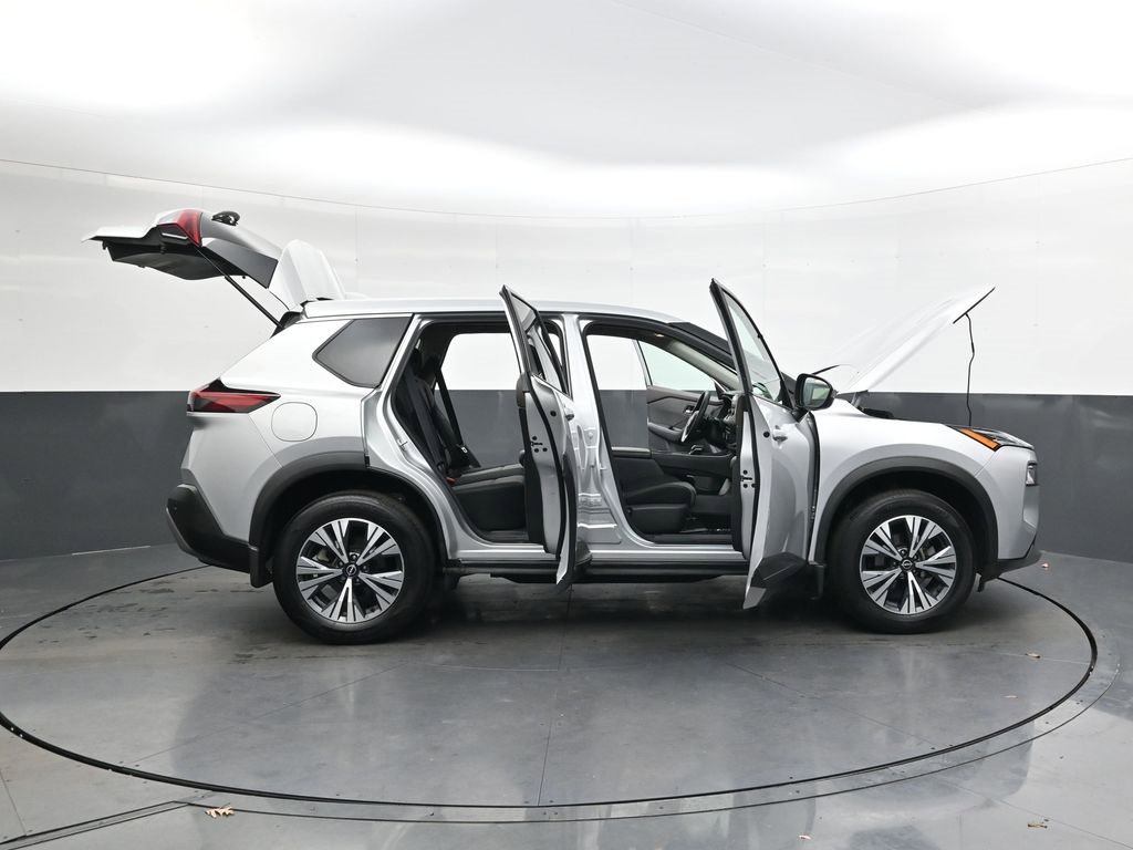 Used 2023 Nissan Rogue SV image 42