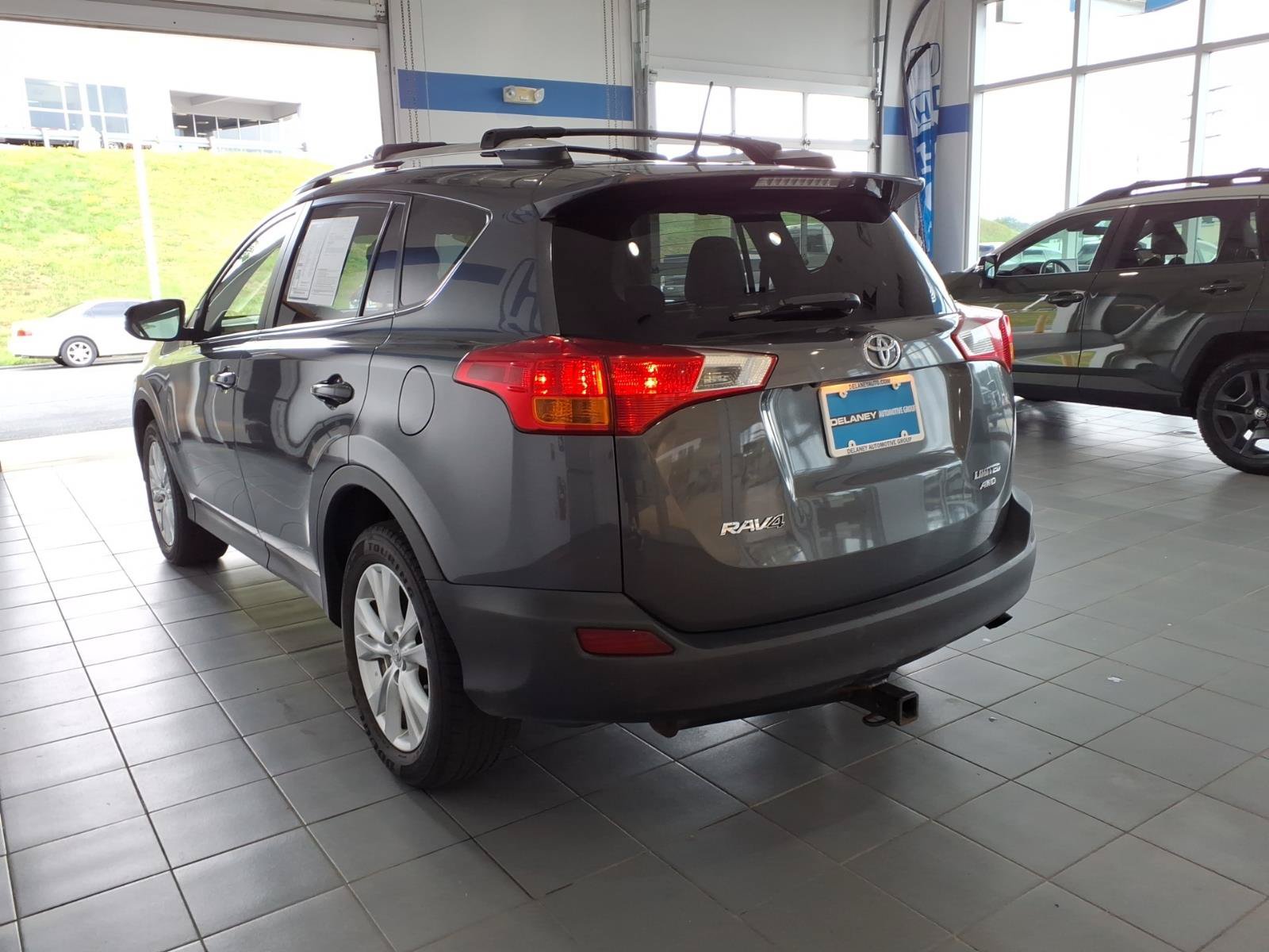Used 2015 Toyota RAV4 Limited AWD/4WD image 7
