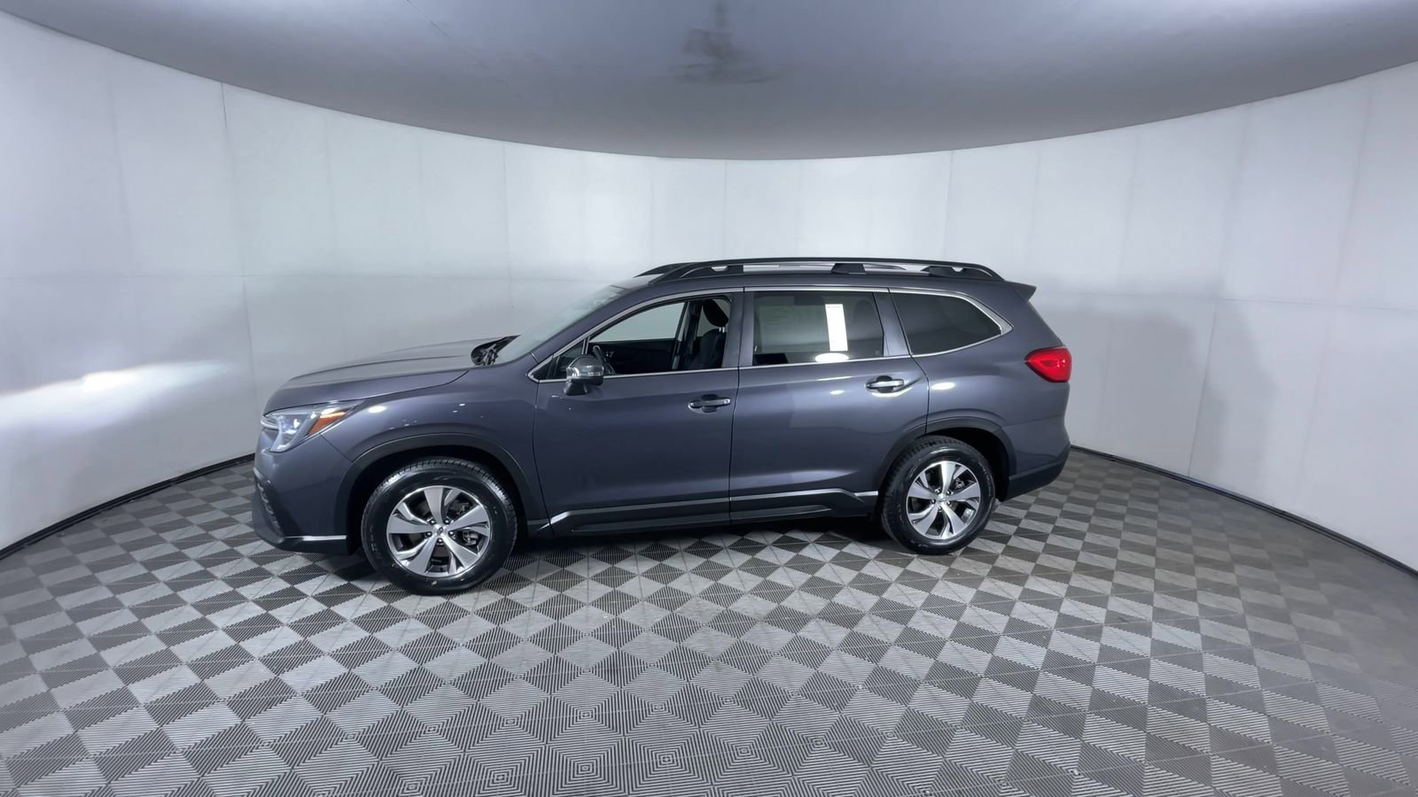 Used 2023 Subaru Ascent Premium w/ Convenience Package AWD/4WD image 4