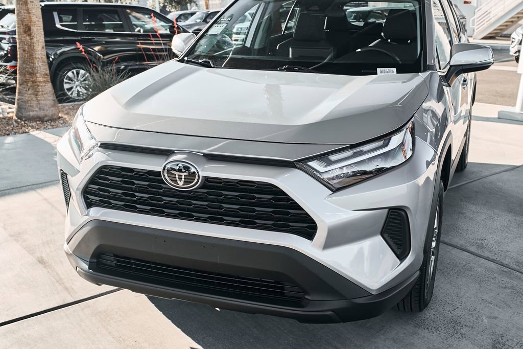 Used 2025 Toyota RAV4 XLE w/ Weather Package AWD/4WD image 5
