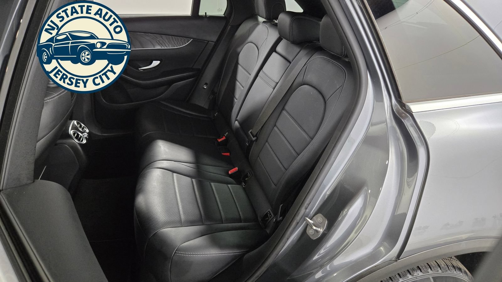 Used 2018 Mercedes-Benz GLC 300 4MATIC image 27