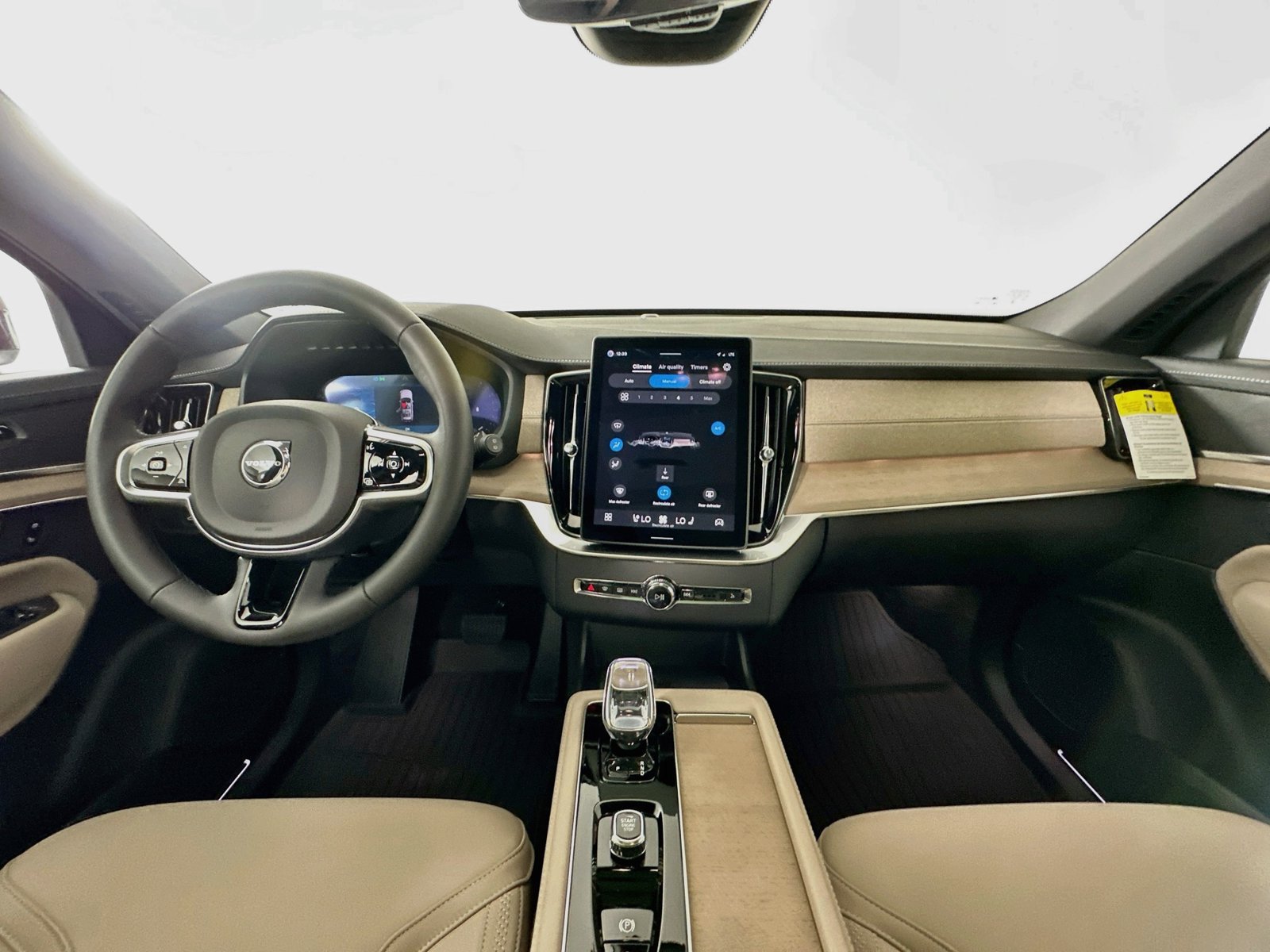 New 2026 Volvo XC90 B5 Core w/ Protection Package Premier AWD/4WD image 14