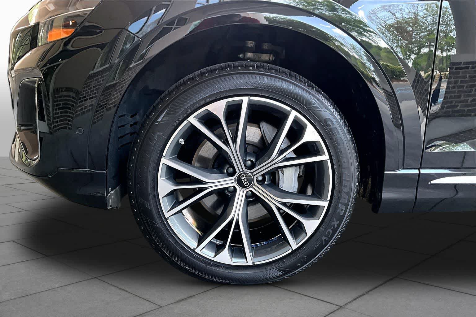 Used 2024 Audi Q8 Premium Plus w/ Premium Plus Package AWD/4WD image 11