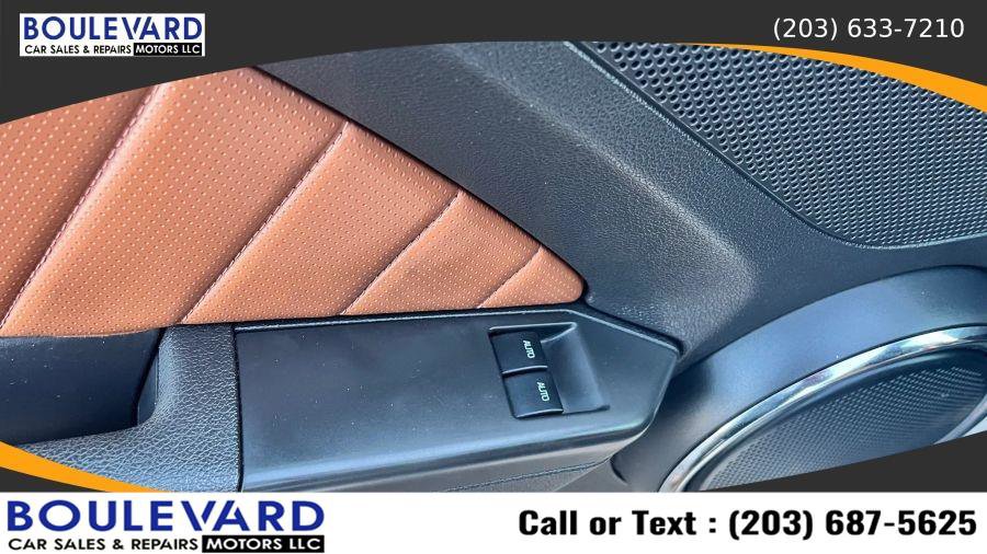 Used 2013 Ford Mustang Premium image 10