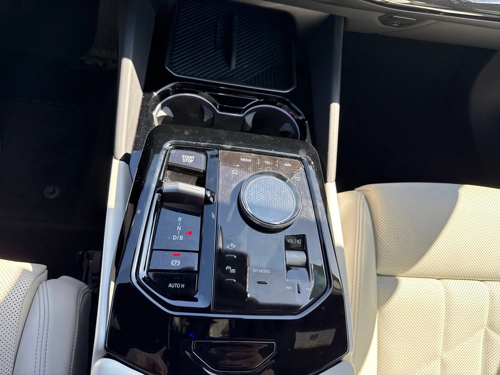 Certified 2025 BMW i5 xDrive40 w/ Premium Package AWD/4WD image 22