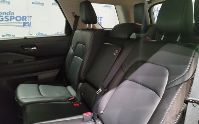 Used 2023 Nissan Pathfinder SL image 18
