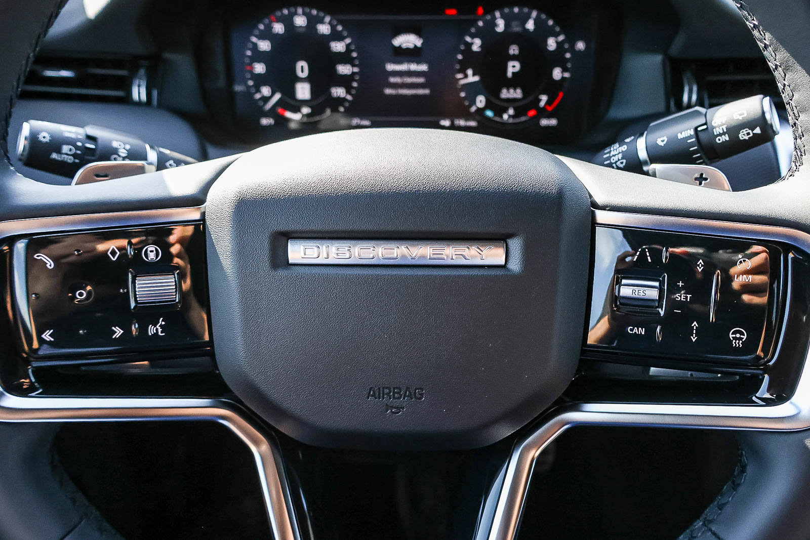 New 2026 Land Rover Discovery Sport Landmark AWD/4WD image 32