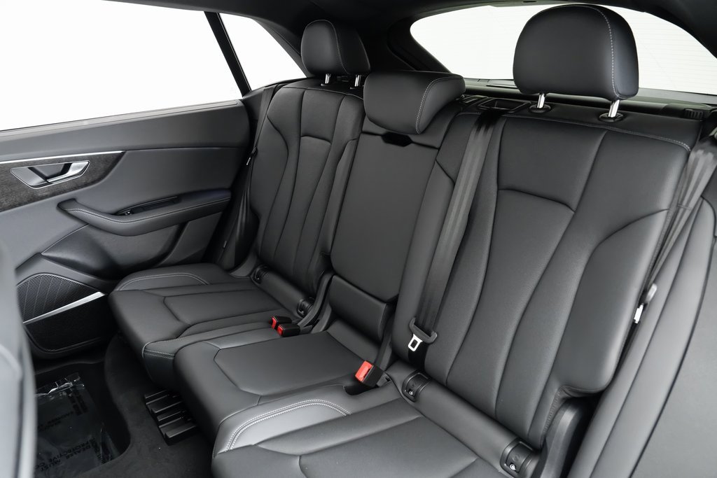 Used 2025 Audi Q8 Premium Plus w/ Premium Plus Package image 28