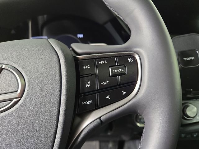 Used 2025 Lexus ES 300h F Sport image 23