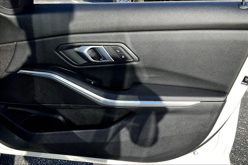 Used 2025 BMW 330i Sedan image 23