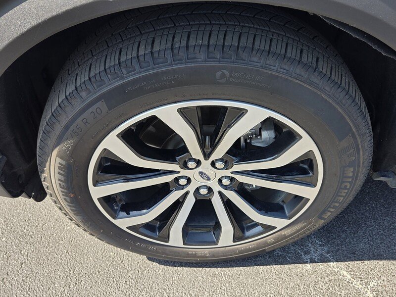 Used 2025 Ford Explorer ST-Line AWD/4WD image 17