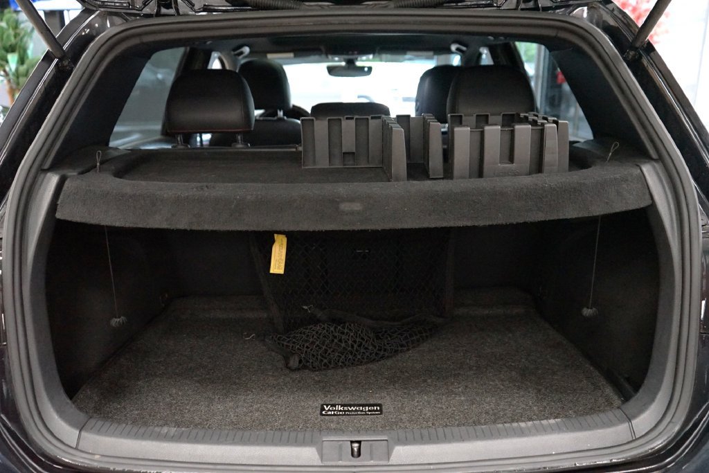 Used 2019 Volkswagen GTI SE FWD image 48