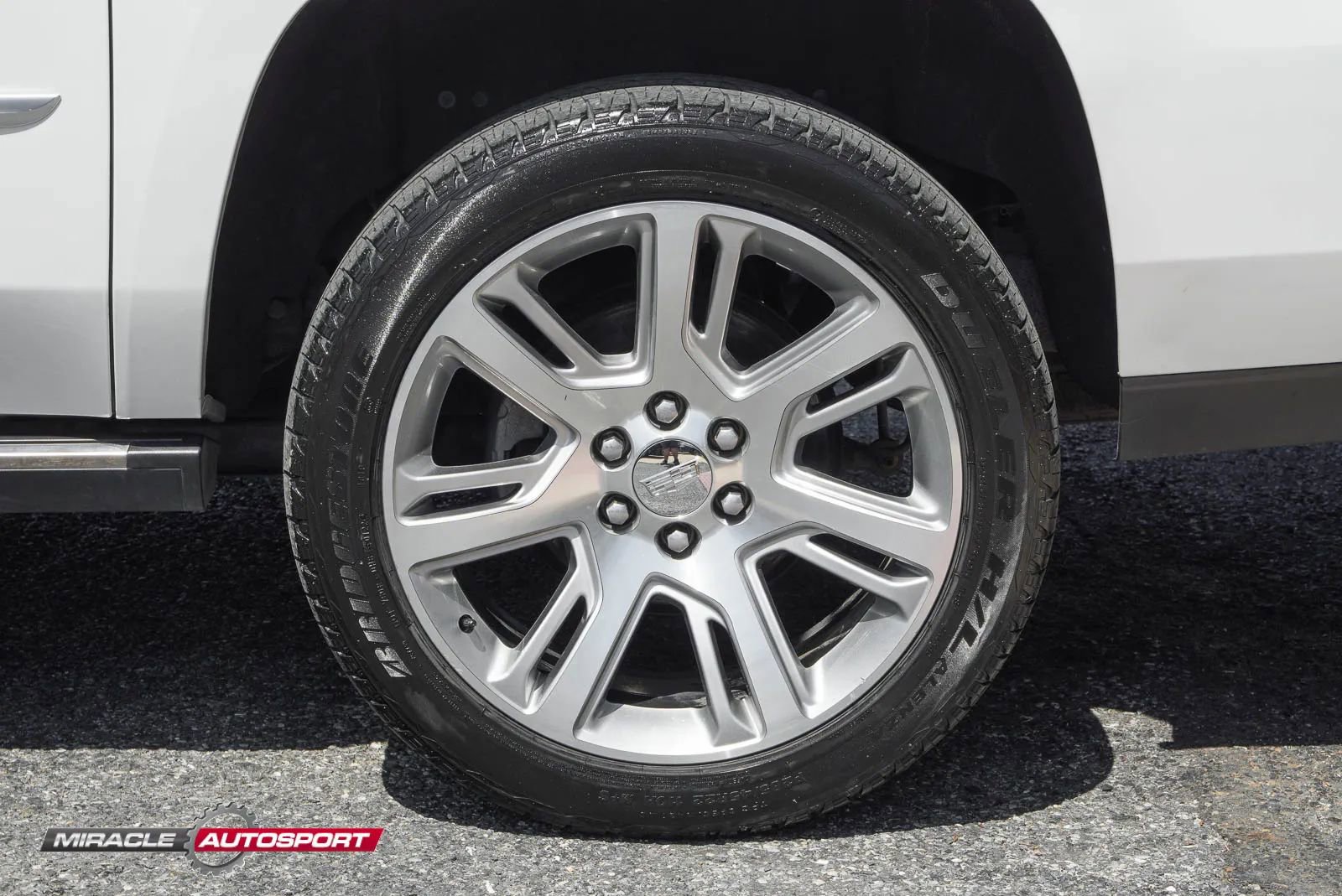 Used 2018 Cadillac Escalade ESV Premium Luxury AWD/4WD image 12