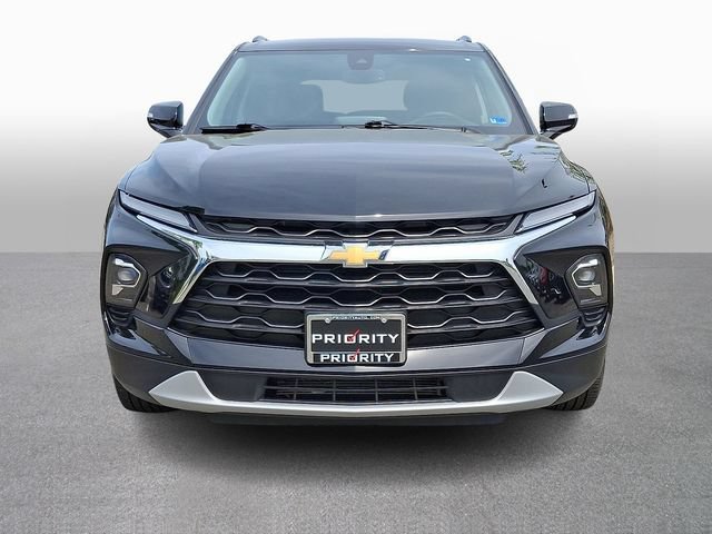 Used 2023 Chevrolet Blazer LT AWD/4WD image 2