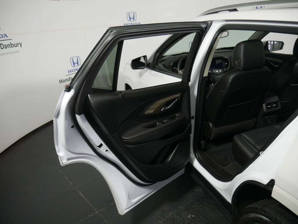 Used 2022 GMC Terrain Denali w/ Denali Premium Package image 9