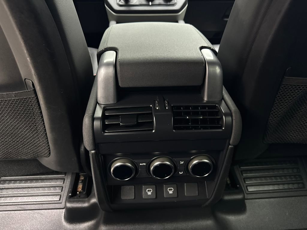 Used 2023 Land Rover Defender 110 X-Dynamic SE AWD/4WD image 68