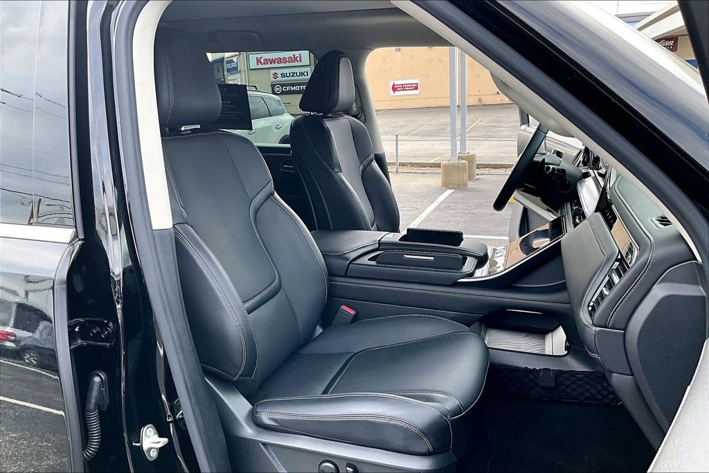 Certified 2025 INFINITI QX80 Pure w/ Cargo Package image 12