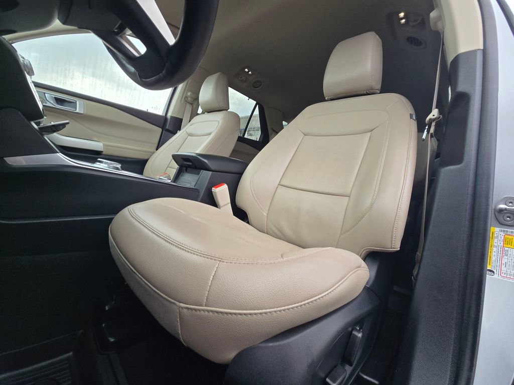 Used 2022 Ford Explorer Limited w/ Class IV Trailer Tow Package image 17