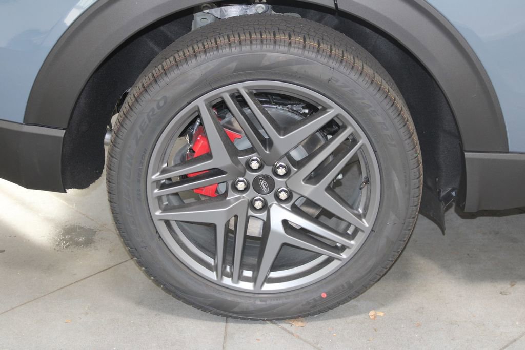 New 2026 Ford Explorer ST-Line w/ ST-Line Street Pack image 13