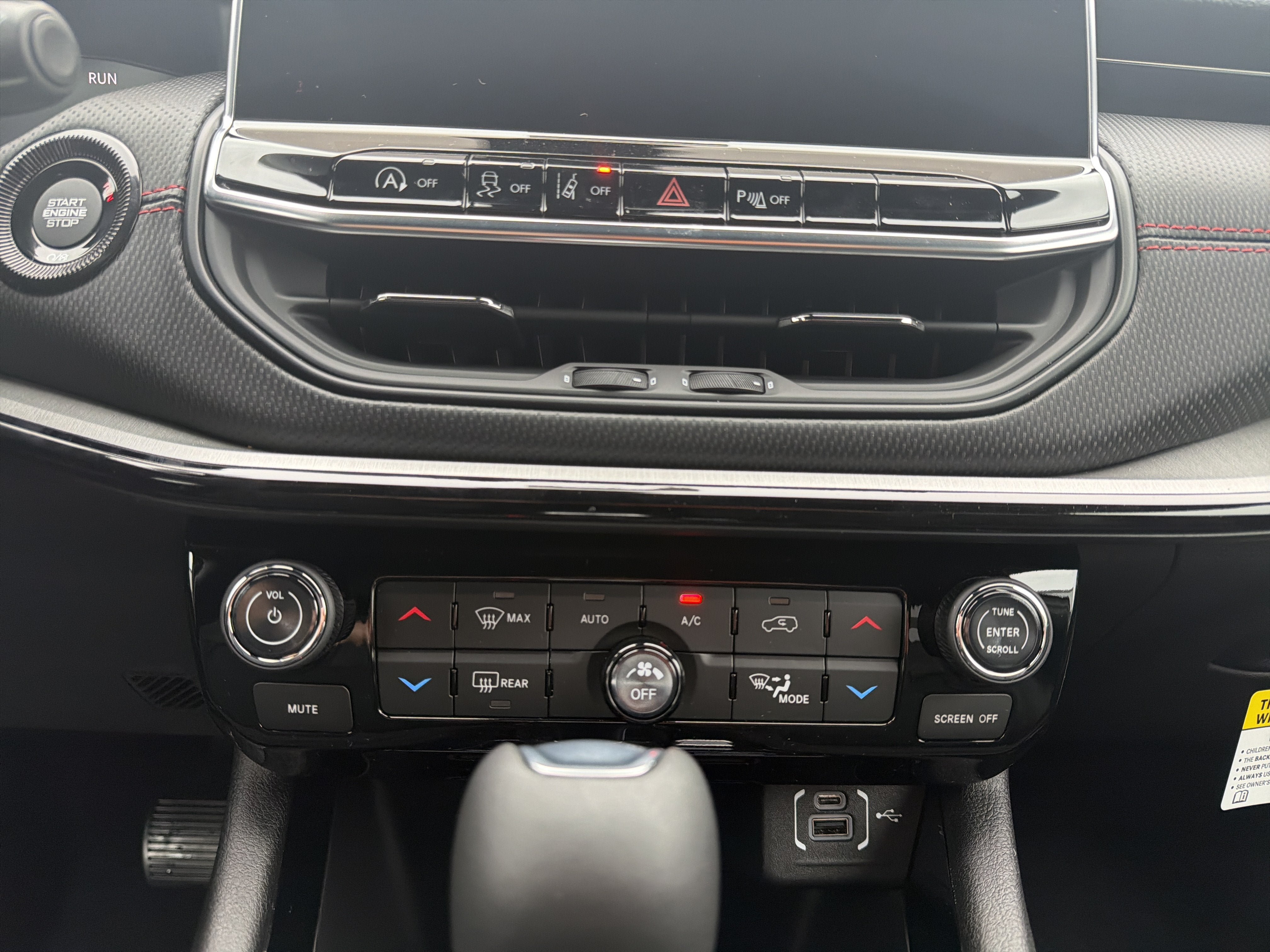 New 2026 Jeep Compass Trailhawk w/ Sun, Sound & Navigation Group AWD/4WD image 18
