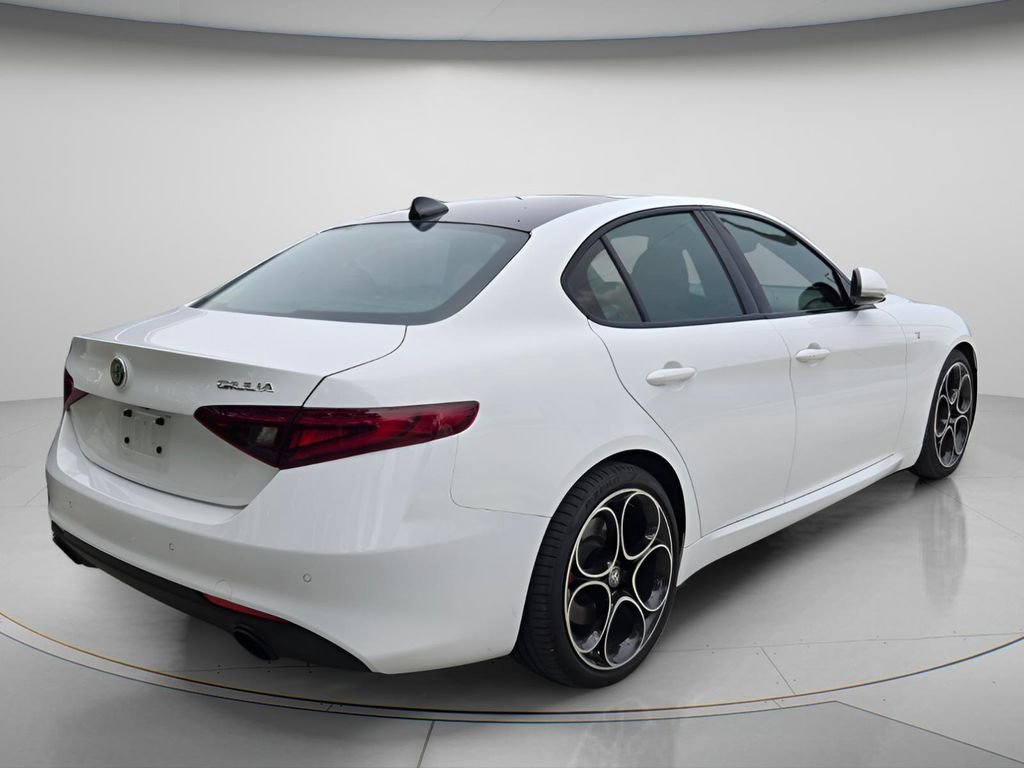 Used 2022 Alfa Romeo Giulia Ti w/ Active Assist Plus Package RWD image 6