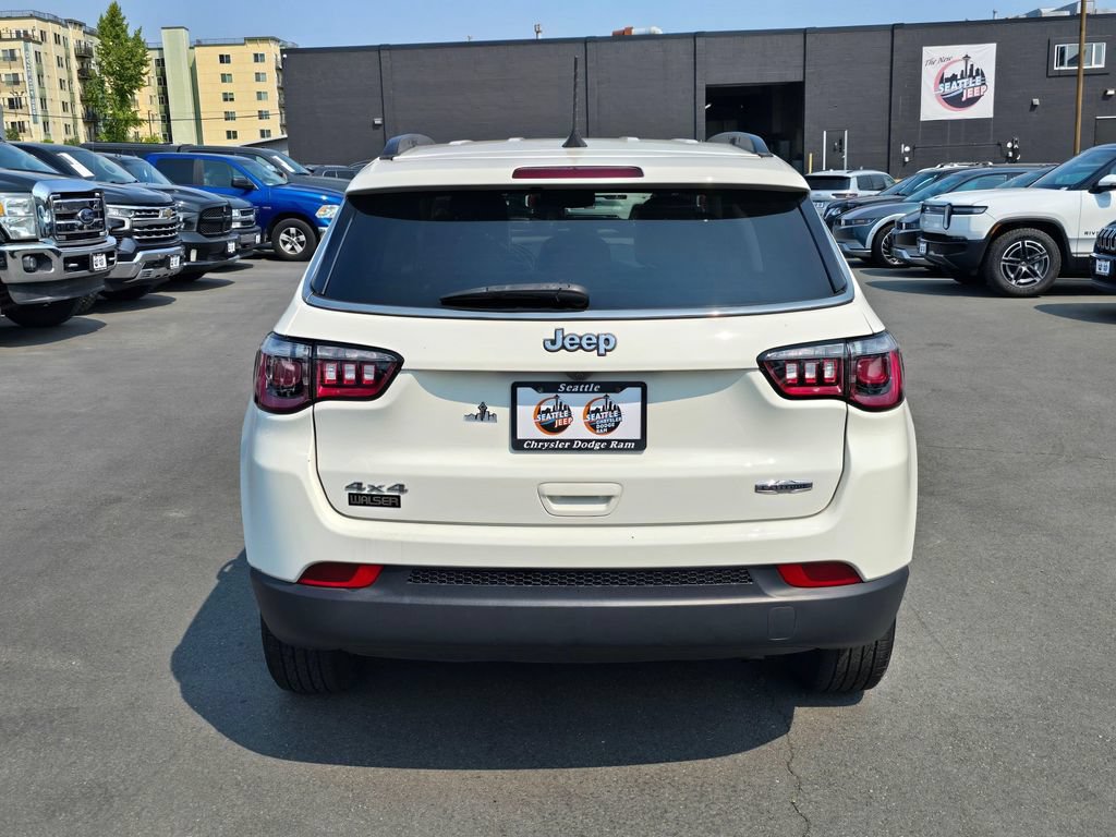 Used 2021 Jeep Compass Latitude w/ Convenience Group AWD/4WD image 7