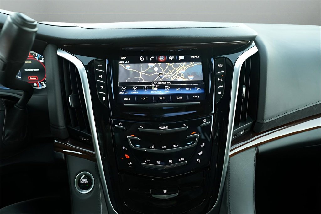 Used 2020 Cadillac Escalade ESV 4WD image 49