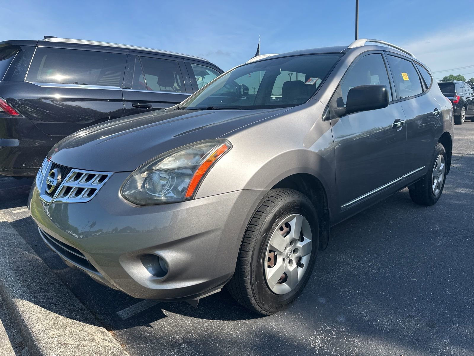 Used 2015 Nissan Rogue S w/ Convenience Package FWD image 1