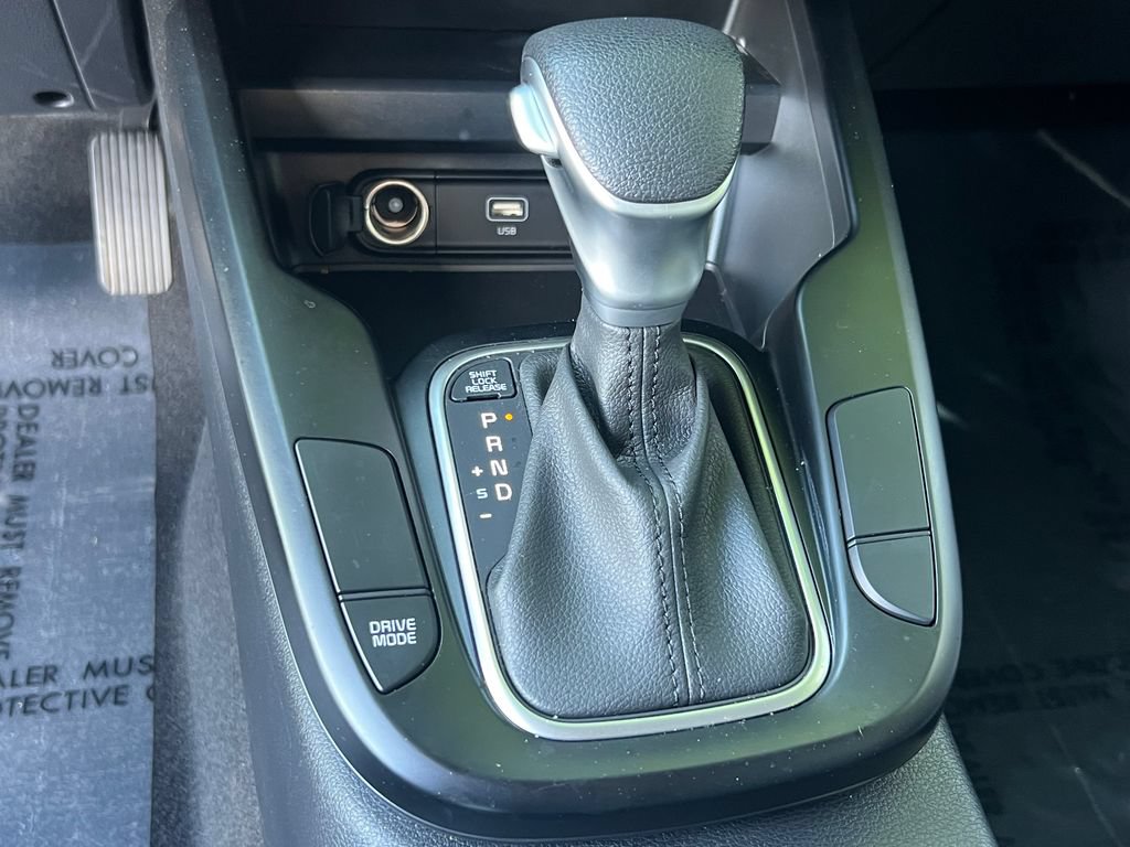 Used 2025 Kia Soul LX w/ LX Technology Package FWD image 28