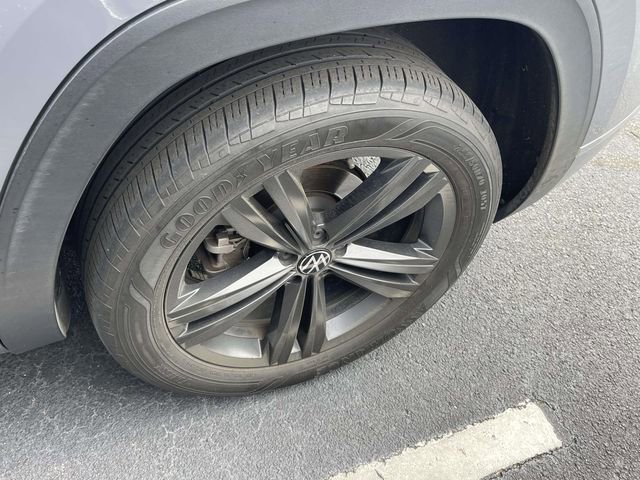 Used 2022 Volkswagen Atlas Cross Sport SEL R-Line image 6