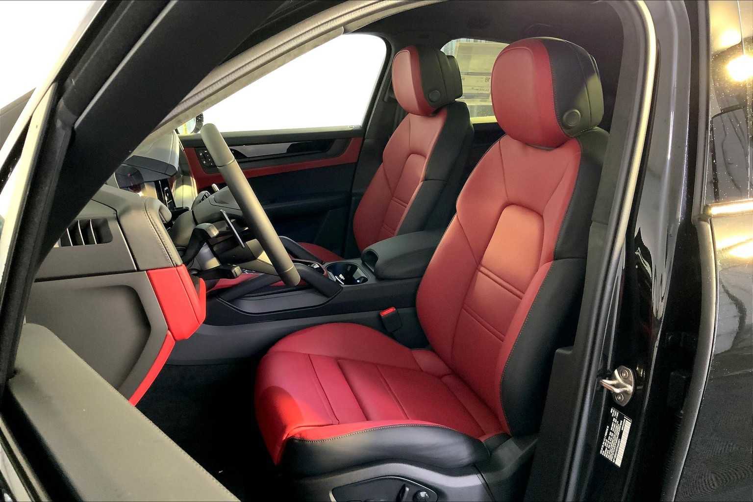 New 2026 Porsche Cayenne GTS image 5