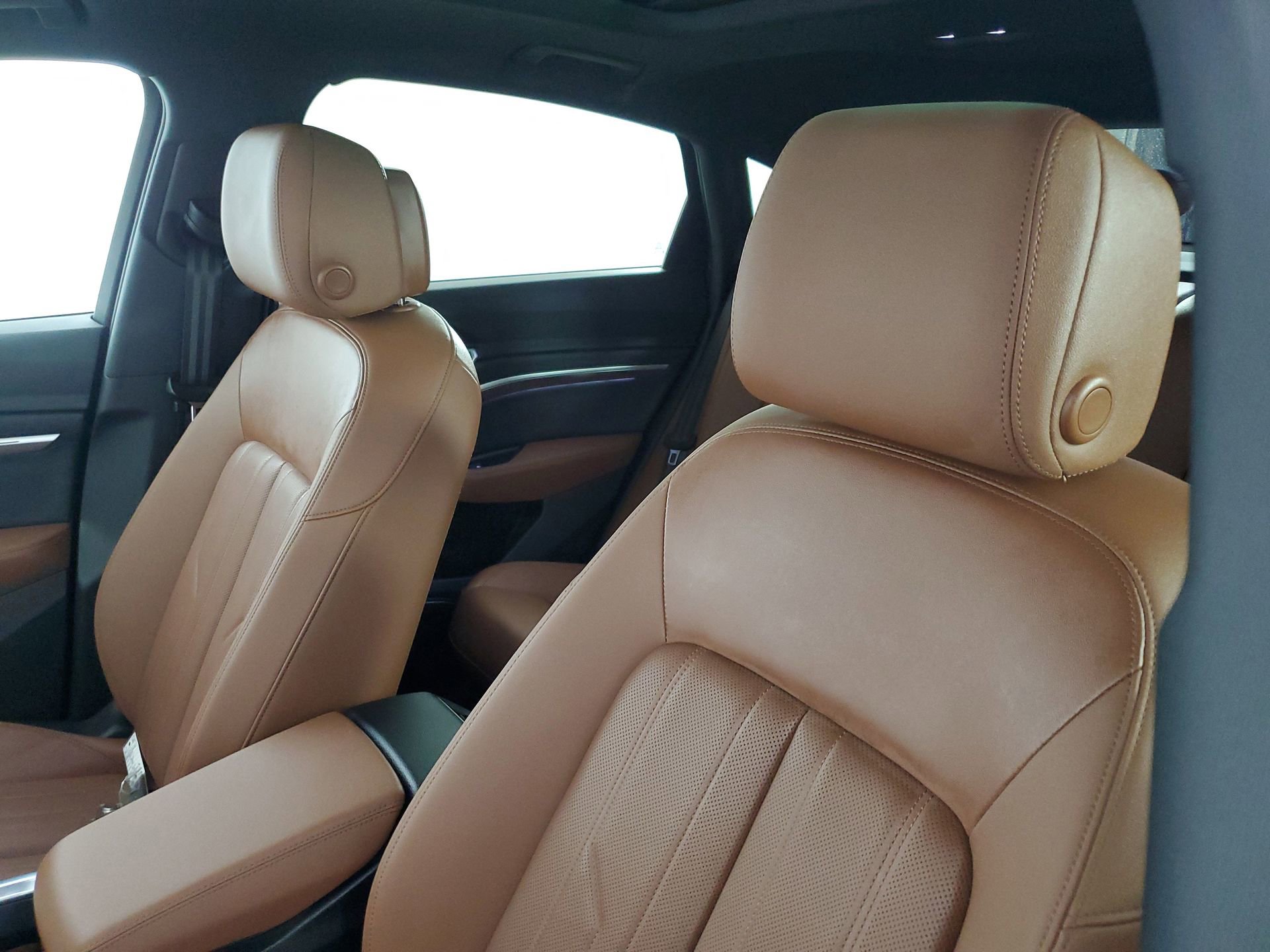 Used 2023 Audi e-tron Premium Plus w/ Premium Plus Package image 33