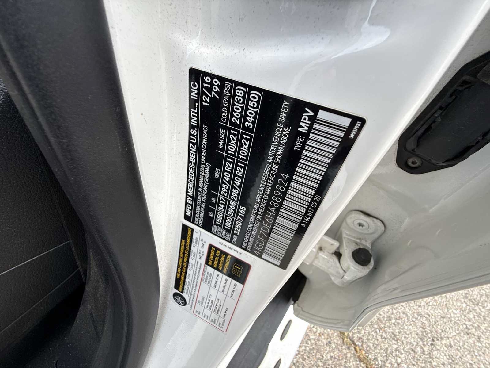 Used 2017 Mercedes-Benz GLS 550 4MATIC image 34