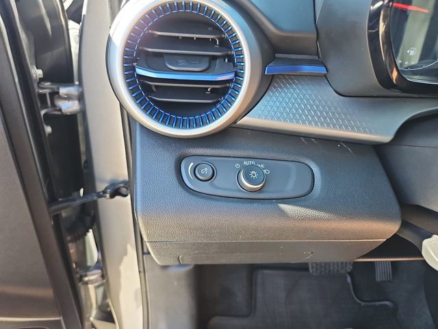 Used 2024 Chevrolet Trax LS w/ LS Convenience Package FWD image 16
