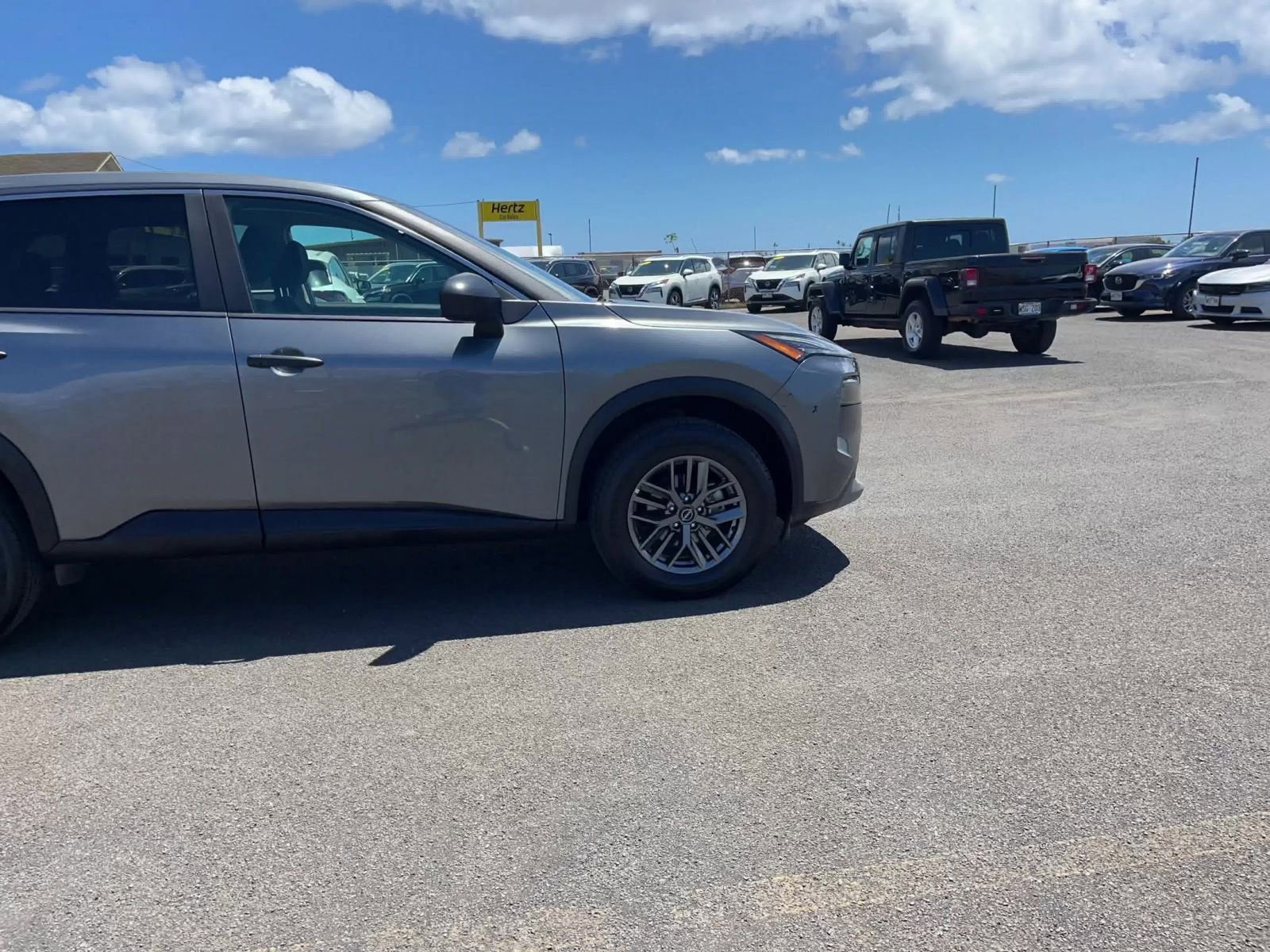 Used 2023 Nissan Rogue S image 16