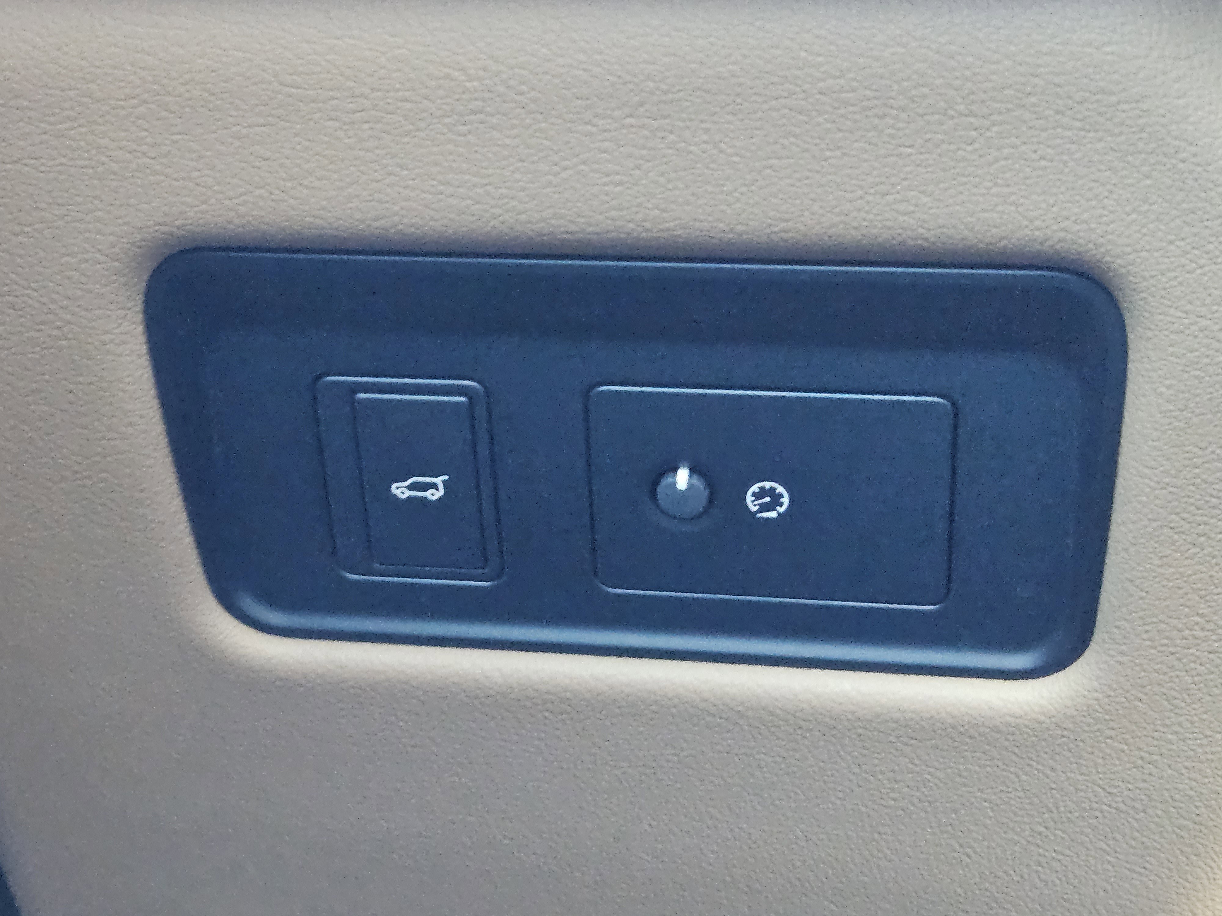 Used 2022 Jaguar F-PACE S image 24