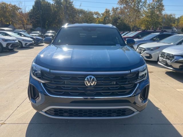 New 2026 Volkswagen Atlas Cross Sport SE image 2