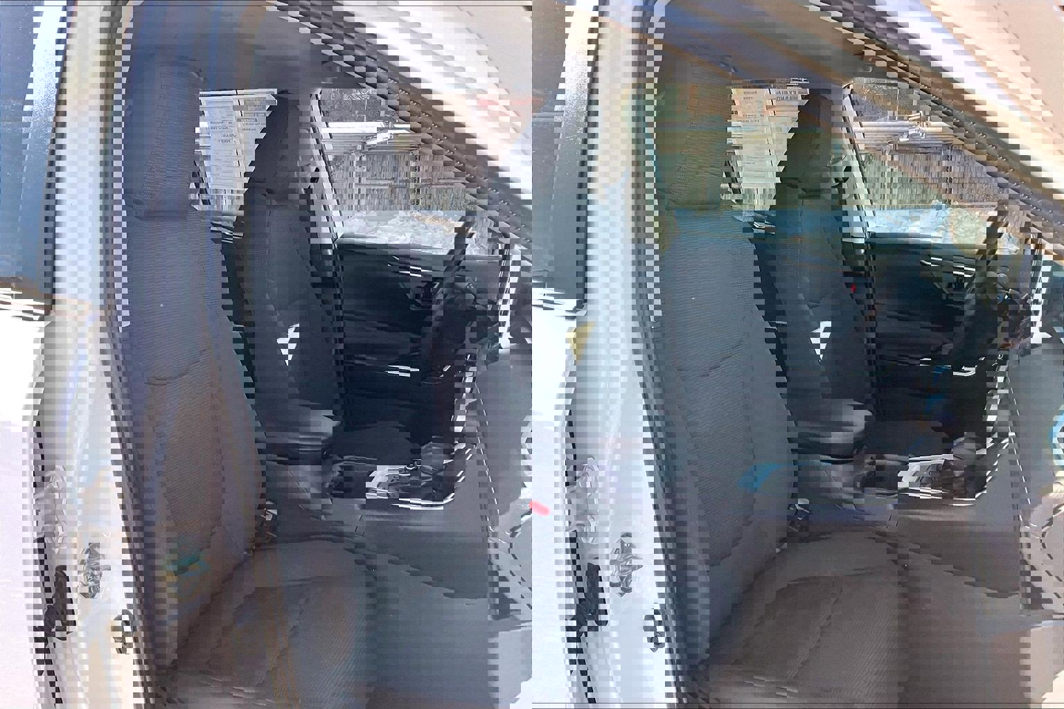 Used 2023 Toyota RAV4 LE image 7