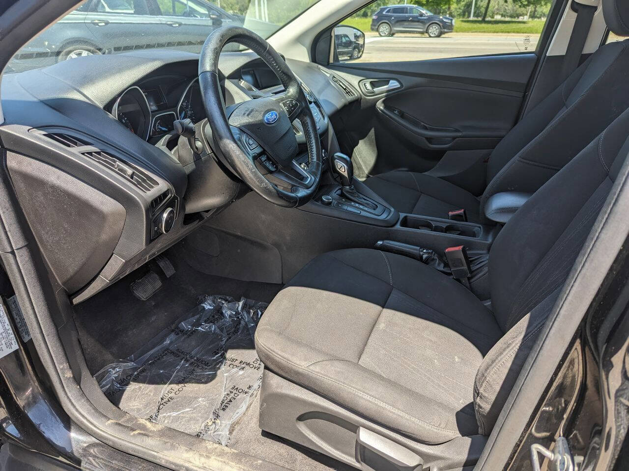 Used 2015 Ford Focus SE w/ SE Cold Weather Package image 10