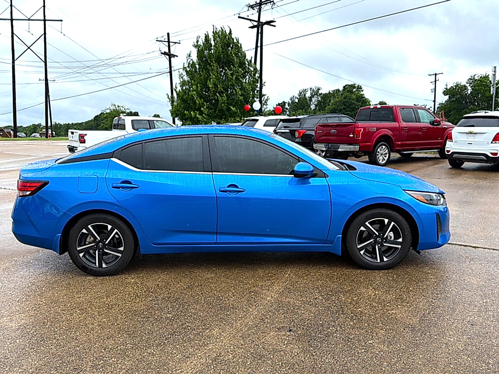 Used 2025 Nissan Sentra SV w/ All-Weather Package FWD image 4