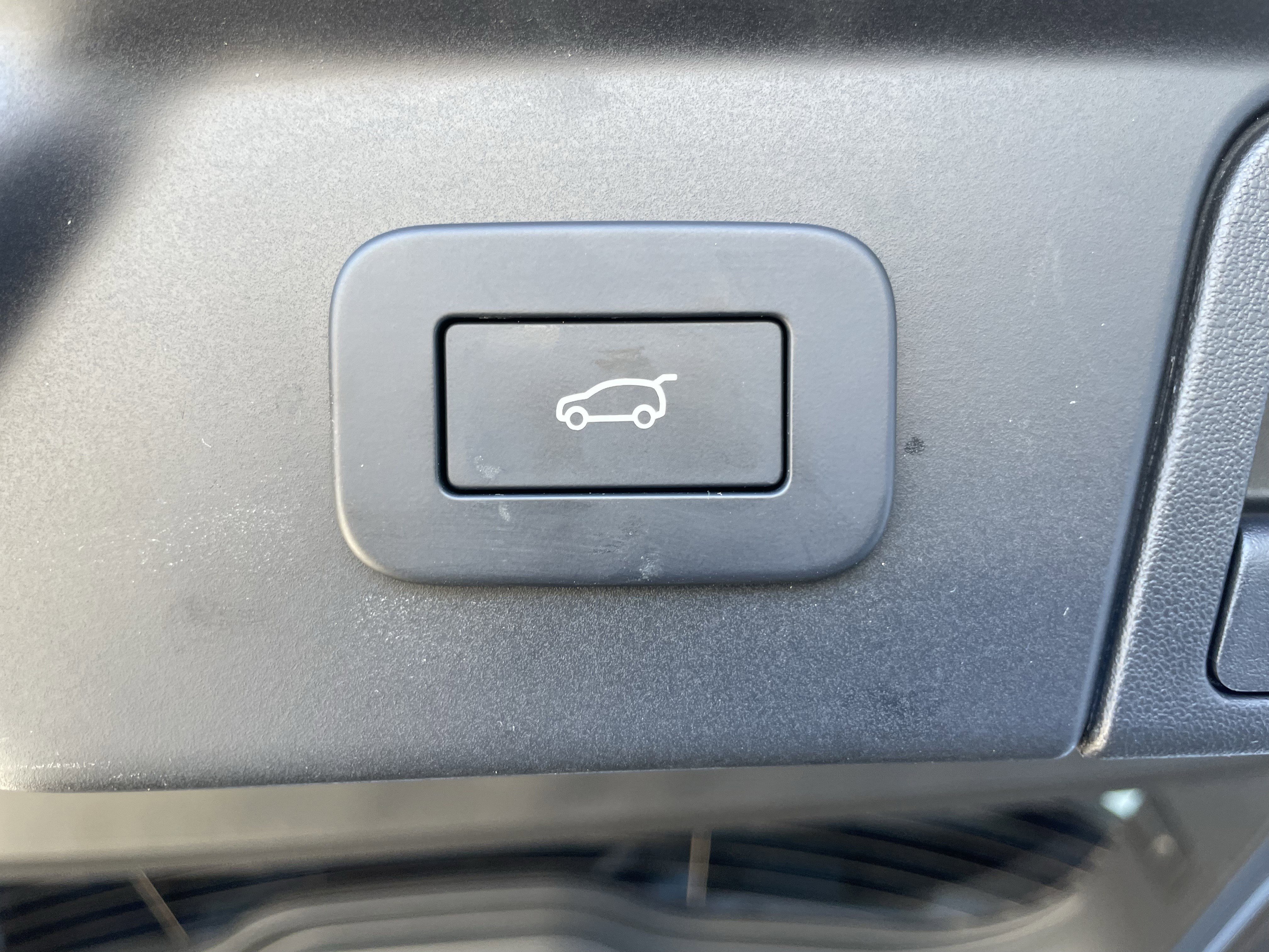 Certified 2026 Land Rover Range Rover Velar S AWD/4WD image 37