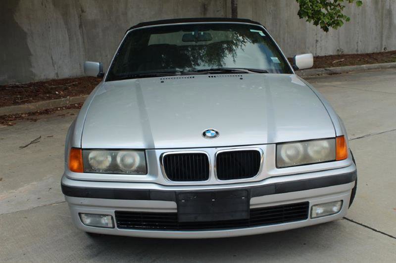 Used 1999 BMW 323i Convertible image 2
