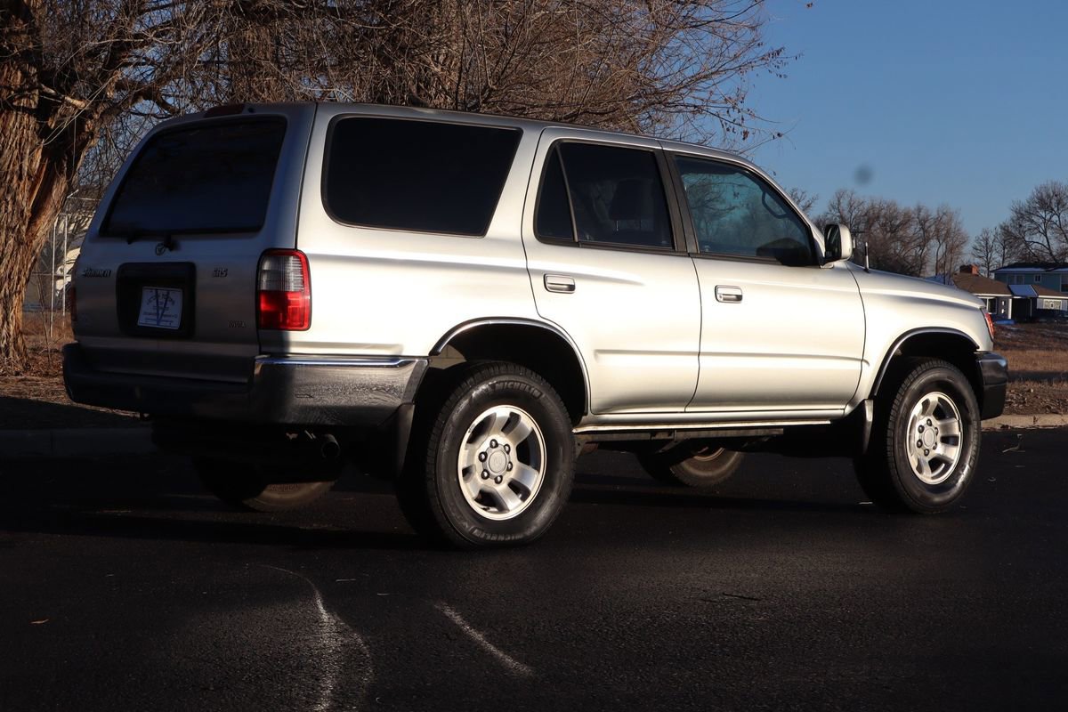 Used 2000 Toyota 4Runner SR5 image 5