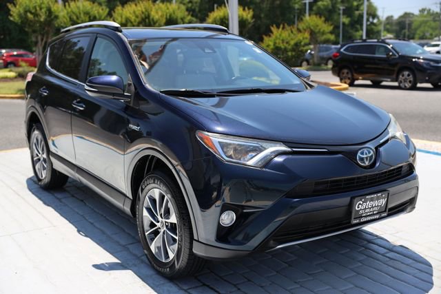 Used 2017 Toyota RAV4 XLE w/ All Weather Liner Package AWD/4WD image 7