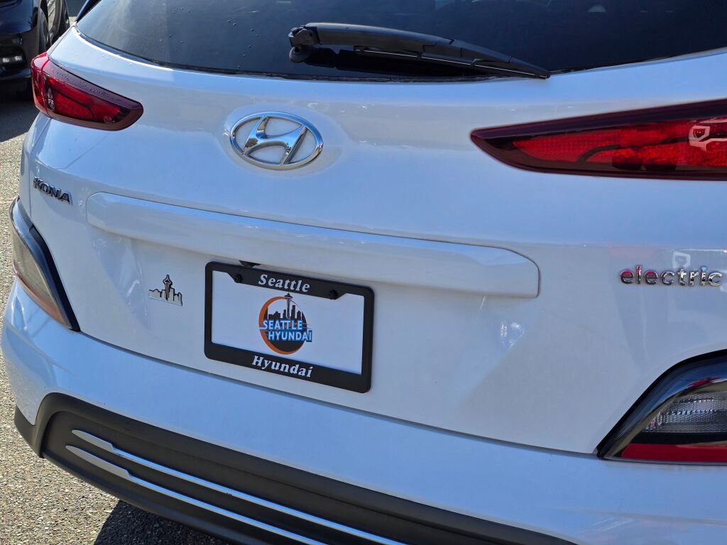 Used 2023 Hyundai Kona SE w/ Cargo Package image 15