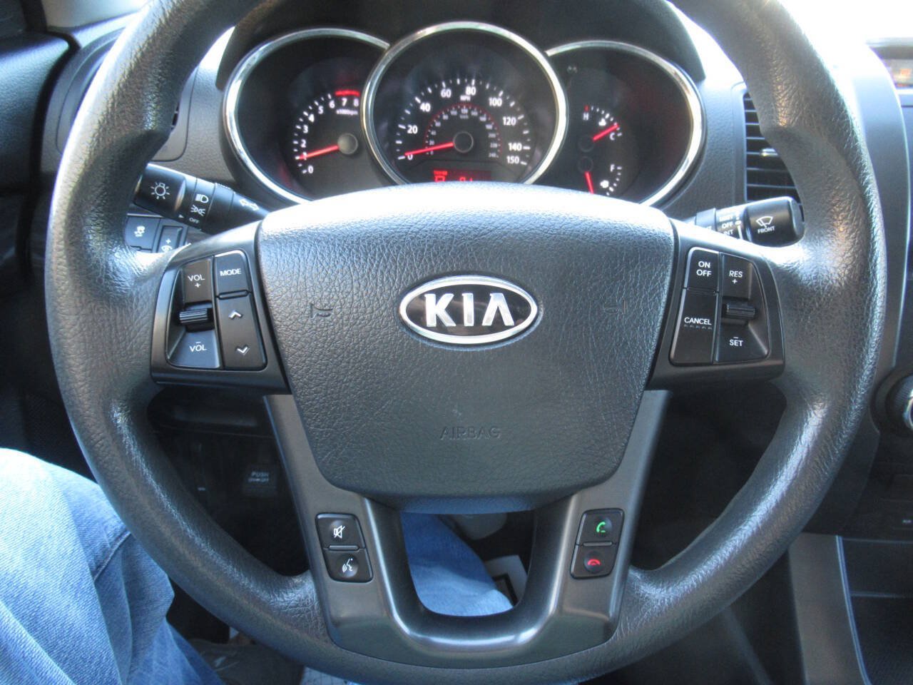 Used 2013 Kia Sorento LX FWD image 23